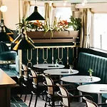 Hostel Botel Maastricht *