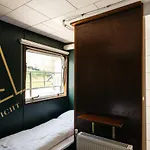 Botel Maastricht Hostel *