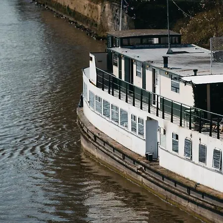 Botel Maastricht אכסניה *