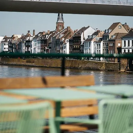 אכסניה Botel Maastricht *