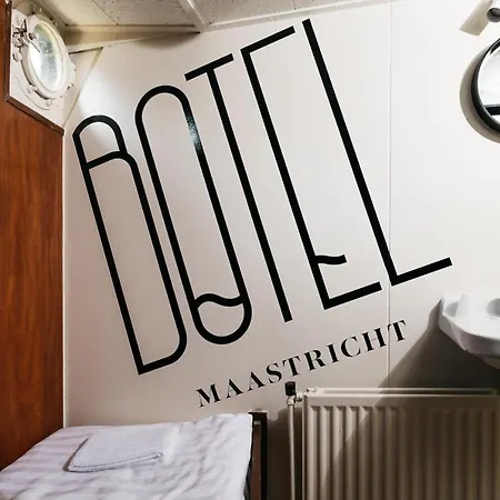 Hostel Botel Maastricht Maastricht