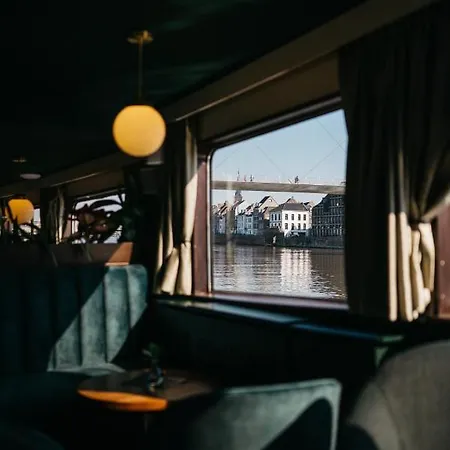 Botel Maastricht 호스텔