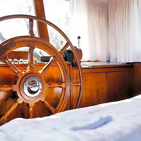 Hostel Botel Maastricht