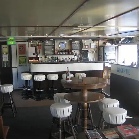 Hostel Botel Maastricht *