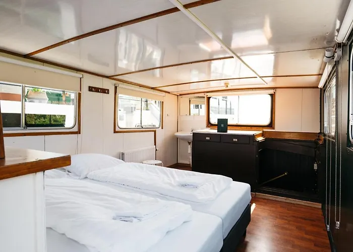 Botel Maastricht אכסניה *