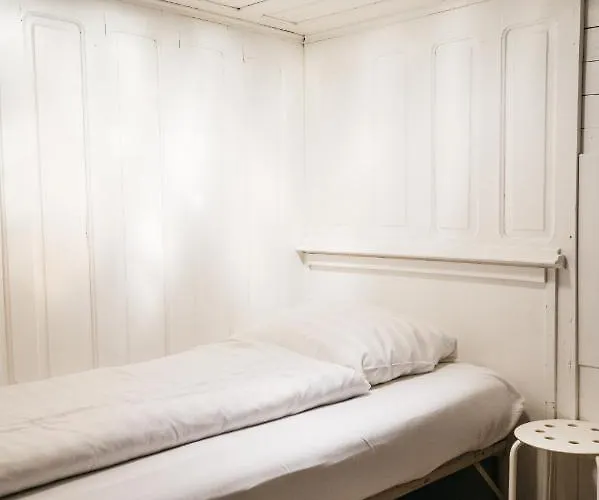 Botel Maastricht 호스텔 마스트리흐트