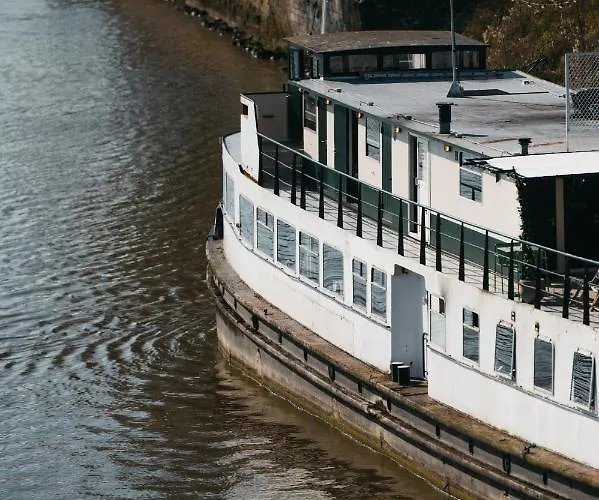 Botel Maastricht Hostel *
